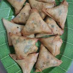 Martabak Telur Jamur Ayam Mini রেসিপির প্রধান ছবি