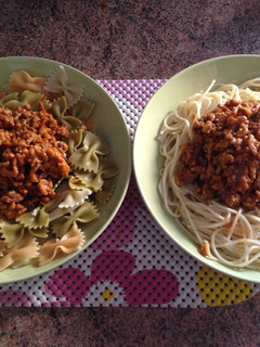 Una foto de Pasta al nido con carne picada tipo boloñesa