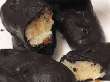 કોકોનટ બાઉનટી ચોકલેટ (Coconut Bounty Chocolate Recipe In Gujarati)