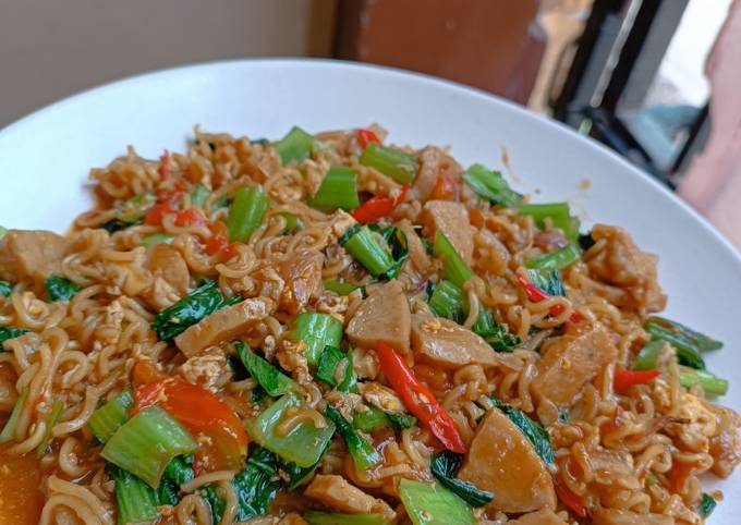 Resep Indomie Goreng Nyemek Oleh Rensi Lestari Cookpad