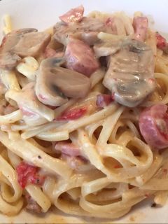 Una foto de Tallarines a la carbonara