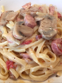 Una foto de Tallarines a la carbonara
