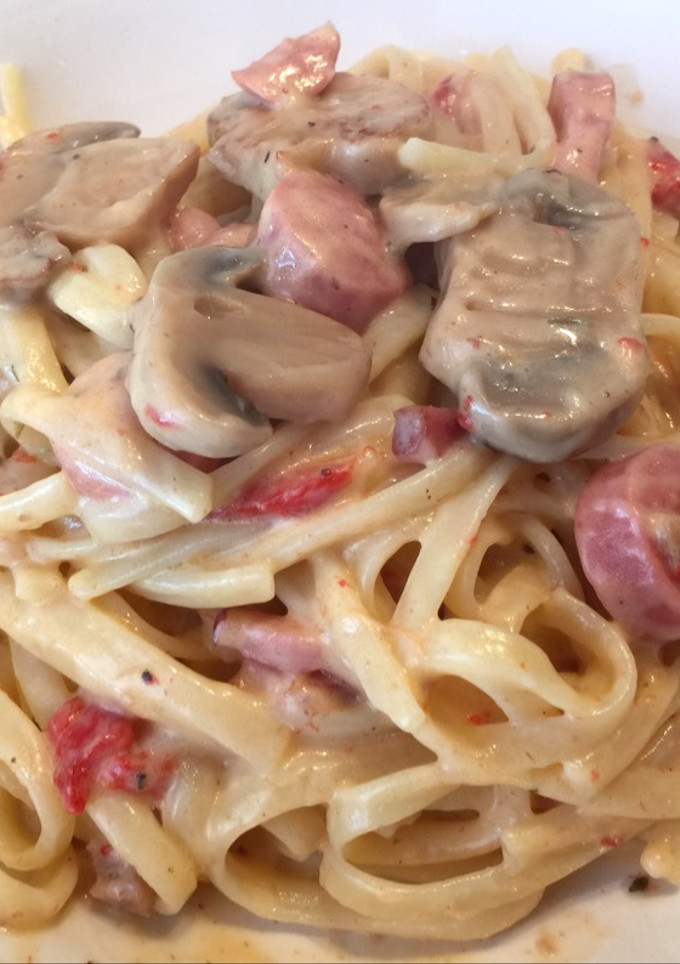 Una foto de Tallarines a la carbonara