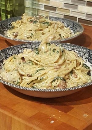 A picture of Creamy Pesto Bacon Chicken Pasta.