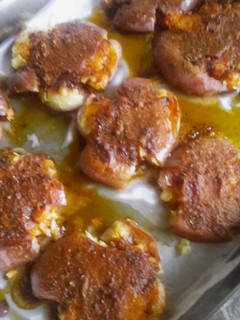 Una foto de Papas aplastadas o papas rotas 🥔🍴
