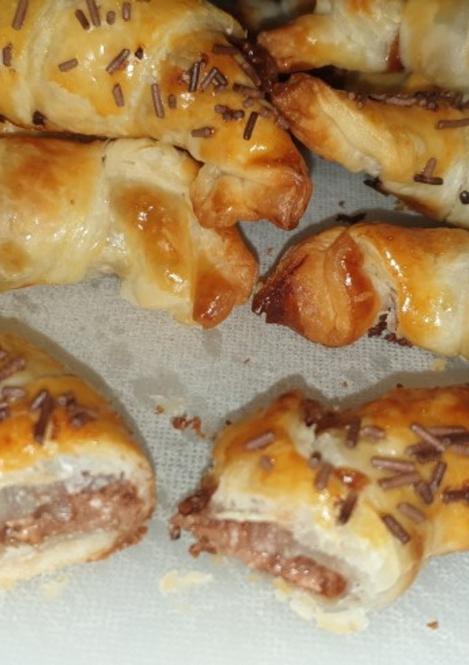 Una foto de Croissant rellenos de crema de cacao en 5 minutos