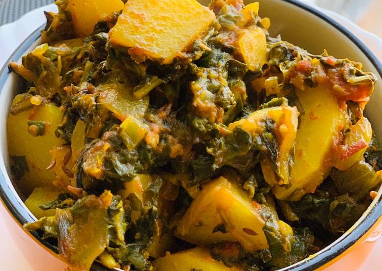 Simple Way to Prepare Favorite Aloo Palak Bhaji