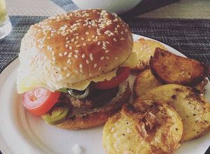 Una foto de Hamburguesa de res y puerco