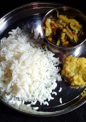 আলু উচ্ছে ভাজা (aloo uchhe vaja recipe in bengali) রেসিপির প্রধান ছবি