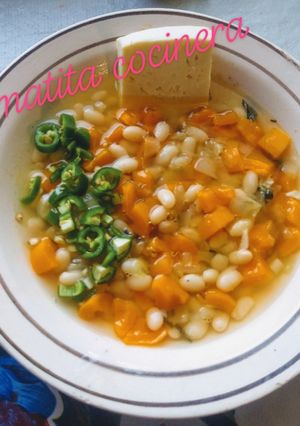 Una foto de Alubias con pimiento morrón