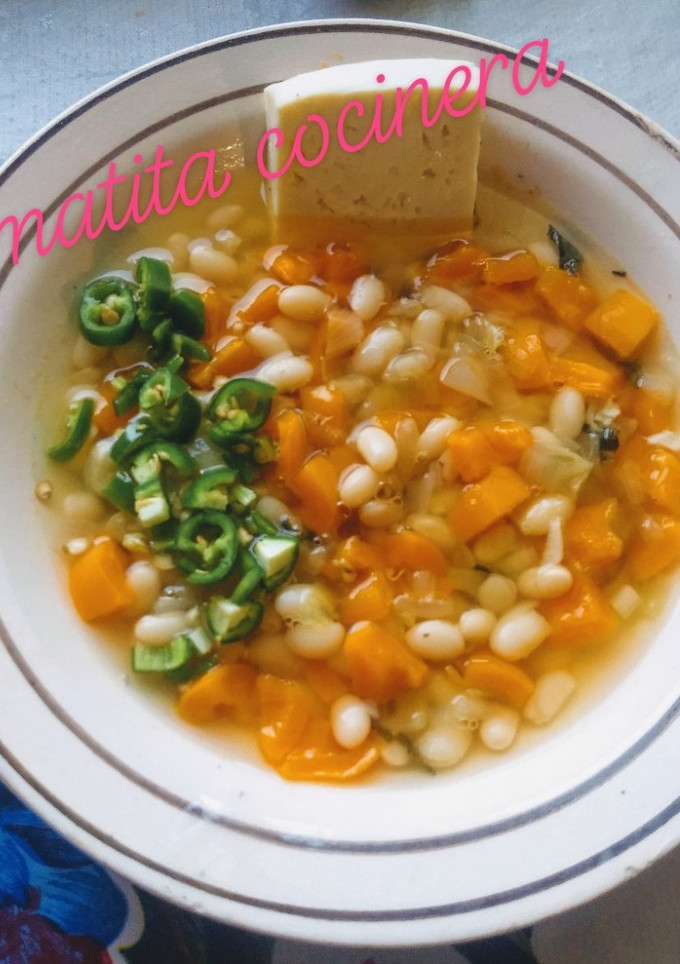 Una foto de Alubias con pimiento morrón