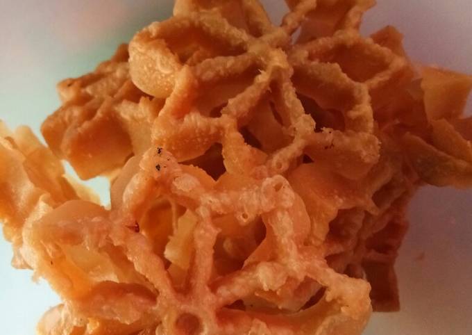 Yuk intip, Bagaimana cara memasak Kembang goyang kembang durian  dijamin renyahnya nagih 