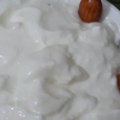 A picture of Eggless Mayonaise with Cream and milk.