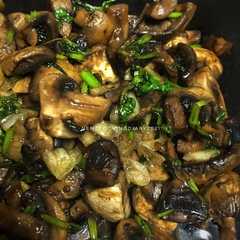 A picture of Tumis Jamur Putih Simple.