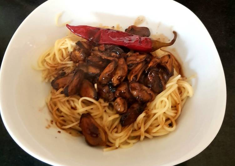 My Spiced Noodle Soup with Mussels 😀