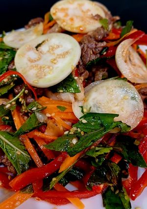 Hình của món Gỏi bò cà nổ.
