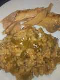 Arroz especiado con muslos de pollo