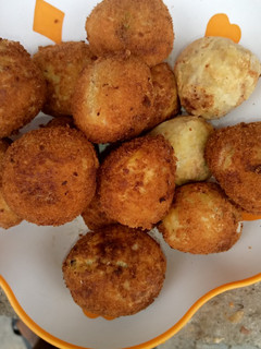 A picture of Yam Balls.