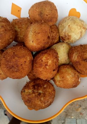 A picture of Yam Balls.