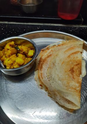 ફરાળી ચિલા (Farali Chila Recipe In Gujarati) રેસીપી મુખ્ય ફોટો