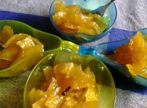 Una foto de Dulce de lechosa verde (papaya verde)