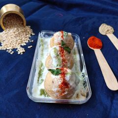 A picture of Dahi vada.