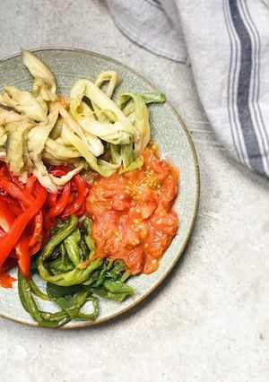 Una foto de CÓMO ASAR VERDURAS EN EL MICROONDAS. RECETA DE CINE