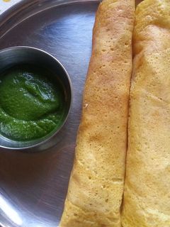 A picture of Moong dal cheela with paneer.