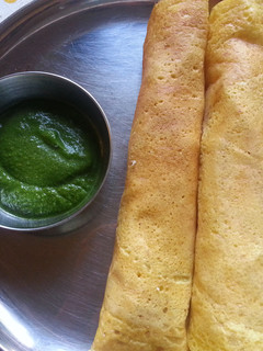 A picture of Moong dal cheela with paneer.
