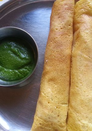 A picture of Moong dal cheela with paneer.