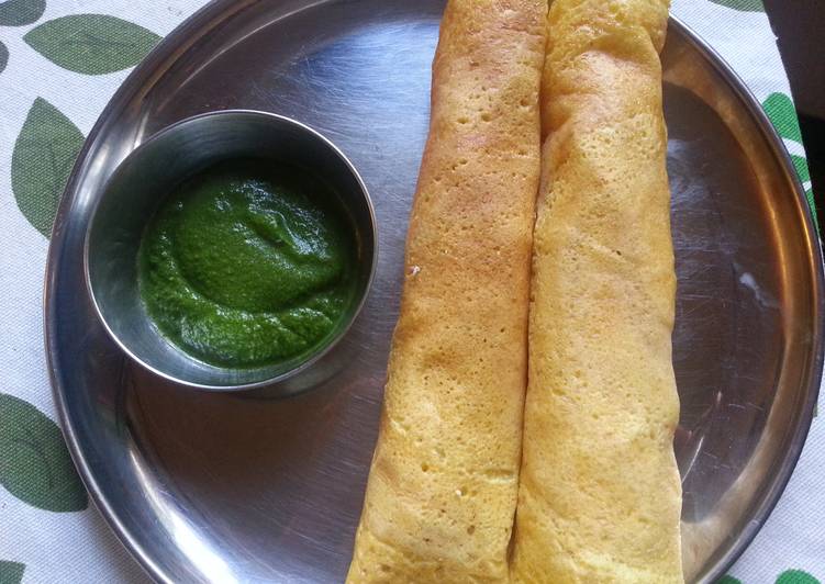 Recipe: Yummy Moong dal cheela with paneer