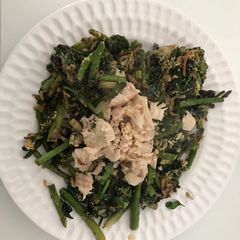 A picture of Veggies with chicken.