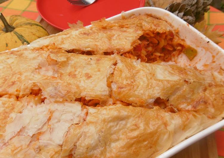 Steps to Make Homemade Pasta Pie (Makaronopita)