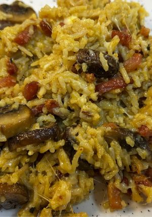 Una foto de Arroz Cremoso Express de Champiñones y Bacon en Airfryer Cosori