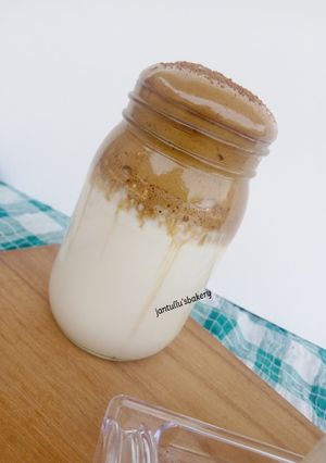 A picture of Cinnamon coconut Dolgano coffe.