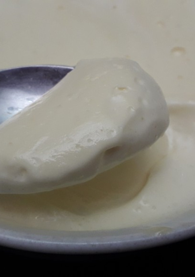 Una foto de Mayonesa casera con huevo cocido 👌