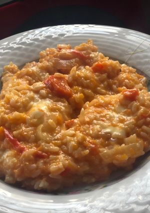 Una foto de Arroz, verduras y queso