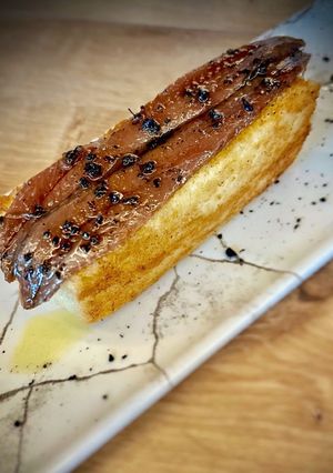 Foto principal de Anchoa Mariposa sobre Pan Brioche