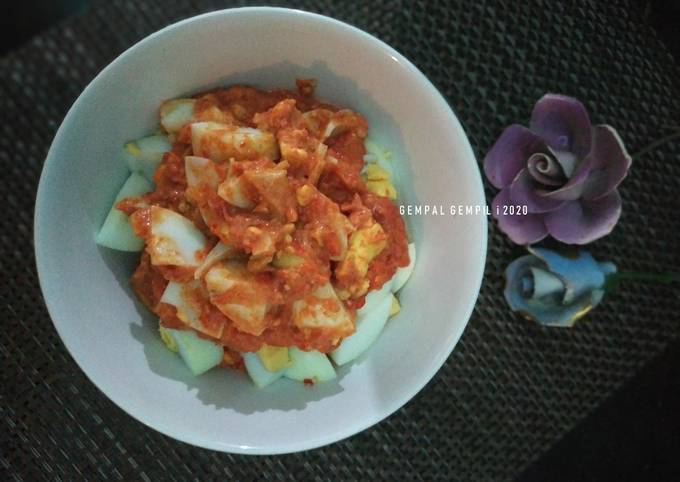 Egg Chili Sauce with Coconut Virgin Oil / Sambalado Telur dengan Minyak Kelapa