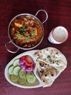 બટર નાન (Butter Naan Recipe In Gujarati) રેસીપી મુખ્ય ફોટો