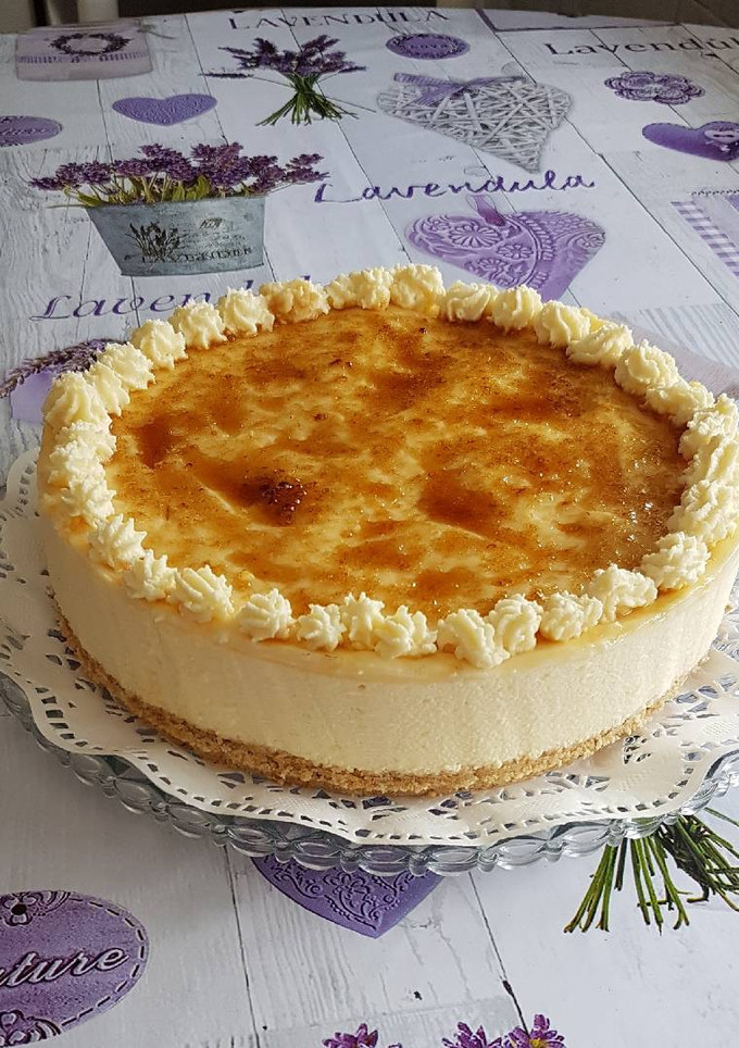 Una foto de Tarta de crema diplomática 💚