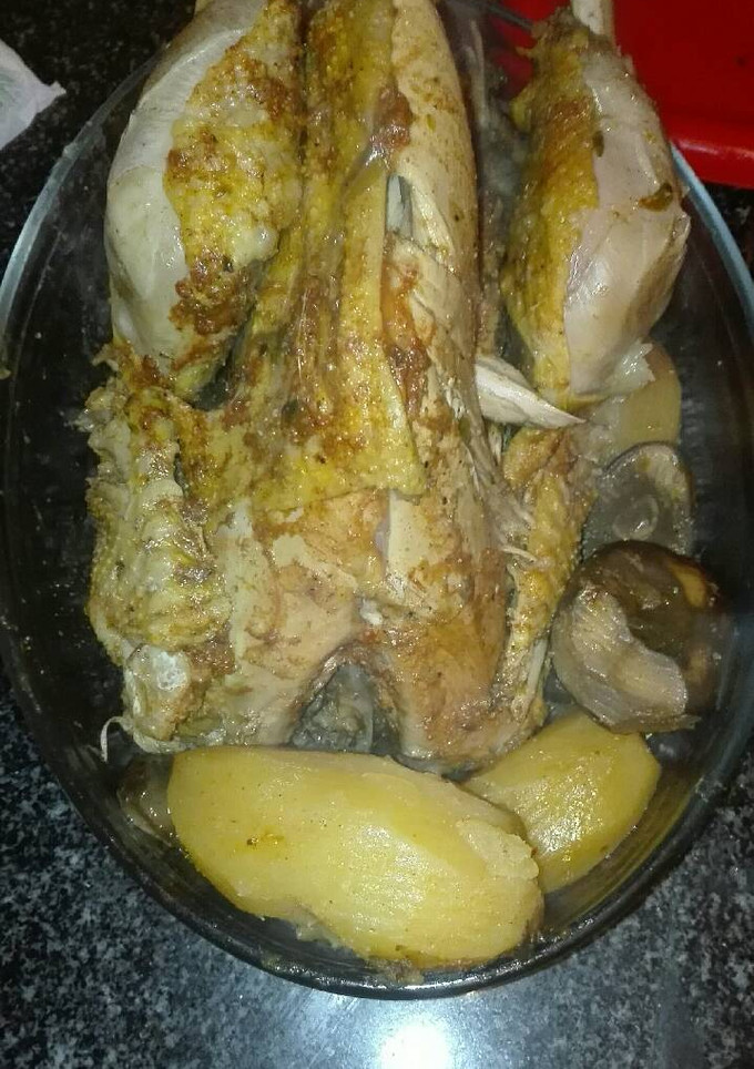 Una foto de Pollo campero con gurumelos a mi manera en la olla GM g