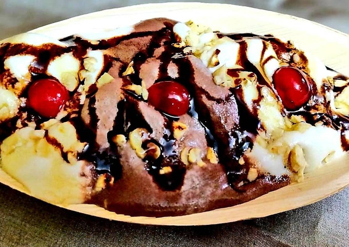 Caramalised Banana Split