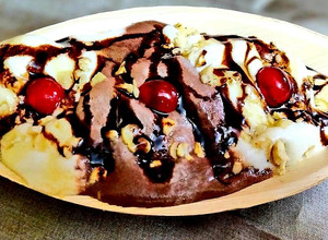 A picture of Caramalised Banana Split.
