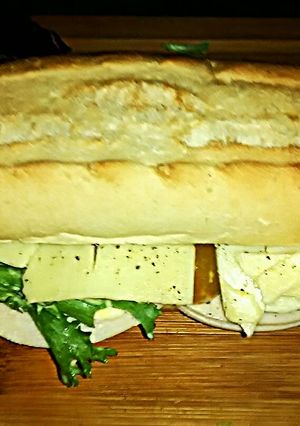 A picture of Tex's Turkey Vienna 🦃🍞🧀🍲🍅.