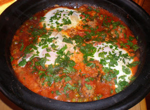 Foto principal de Tajine de albóndigas de cordero y huevo (kofta tajine)