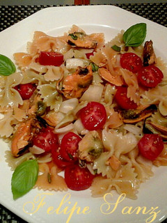 Una foto de Ensalada de pasta y mejillones