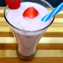 A picture of No sugar oats and Strawberry milkshake recipe.
