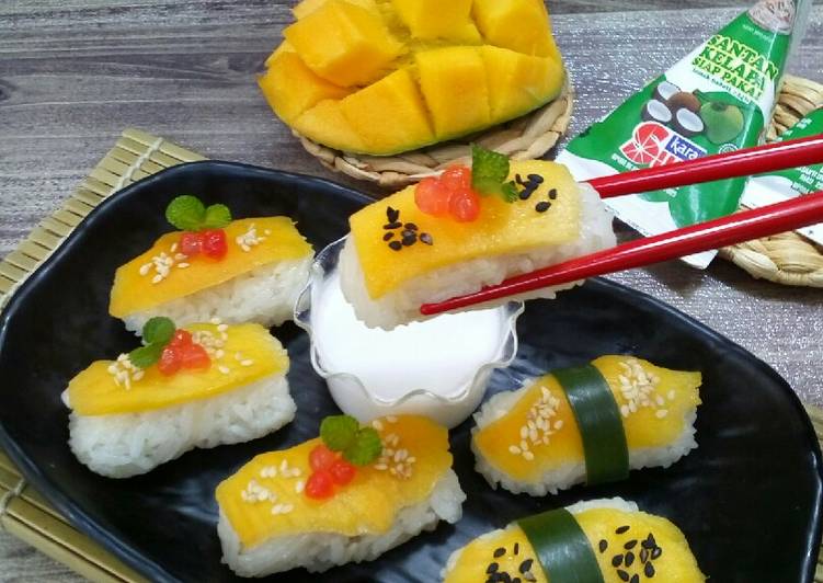 Mango Sticky Rice Sushi🍣