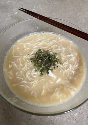 A picture of Instant ramen.